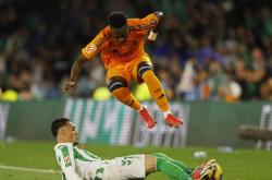 九游官方网页 -关于加时末段西甲传出新动向，里昂伤情更新，管理层表态——悬念犹存，身体对抗强度拉满的信息