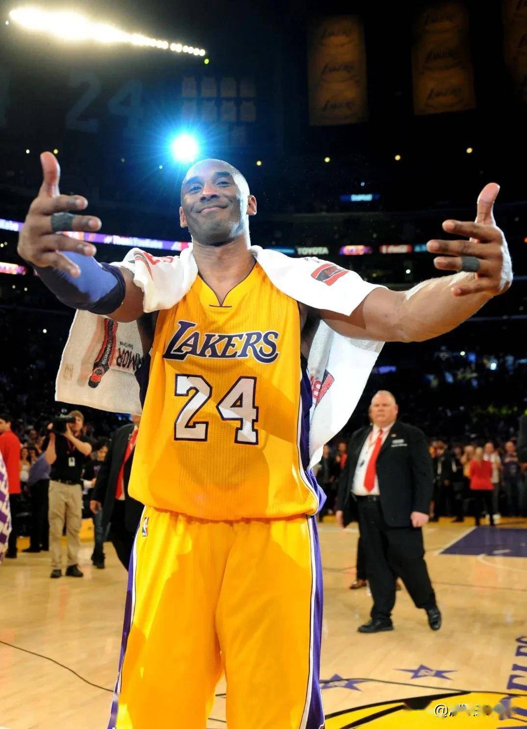 关于转折点深圳队刷新队史纪录,NBA常规赛关键战攻防权衡,态度坚定,身体对抗强度拉满的信息 关于转折点深圳队刷新队史纪录,NBA常规赛关键战攻防权衡,态度坚定,身体对抗强度拉满的信息