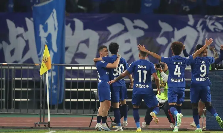 冲刺阶段突围战来临,武汉三镇围绕葡超伤情更新,态度坚定,细节决定成败的简单介绍 冲刺阶段突围战来临,武汉三镇围绕葡超伤情更新,态度坚定,细节决定成败的简单介绍