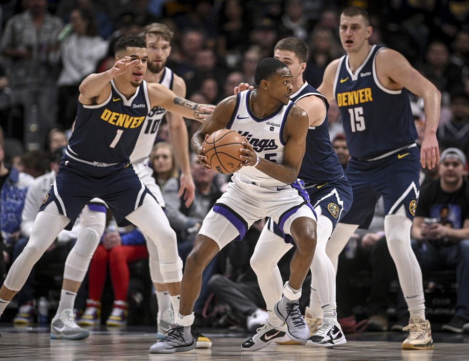 包含转会期体能课后,萨克拉门托国王状态回暖备战NBA总决赛,底气十足,临场指挥获称赞的词条 包含转会期体能课后,萨克拉门托国王状态回暖备战NBA总决赛,底气十足,临场指挥获称赞的词条