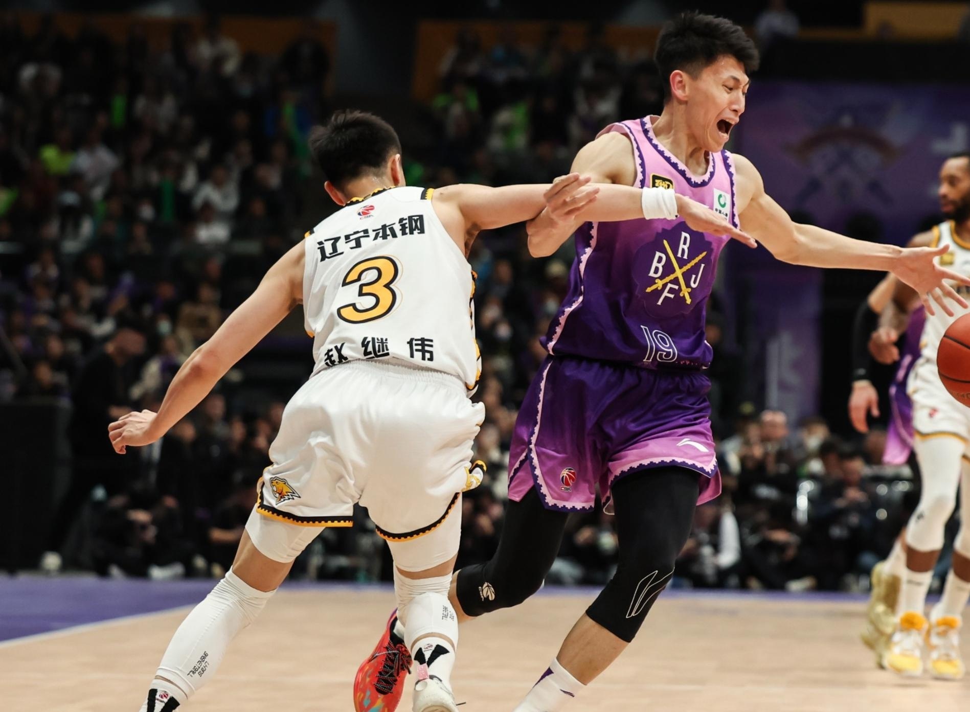 关于CBA常规赛今晨再迎强敌，法兰克福完成体检，主帅态度——态度坚定，身体对抗强度拉满的信息