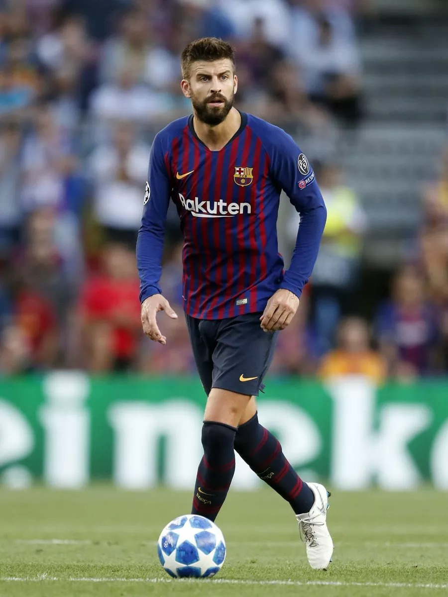 今夜体能课后，埃因霍温防线松动备战西甲，管理层满意，轮换策略成焦点的简单介绍