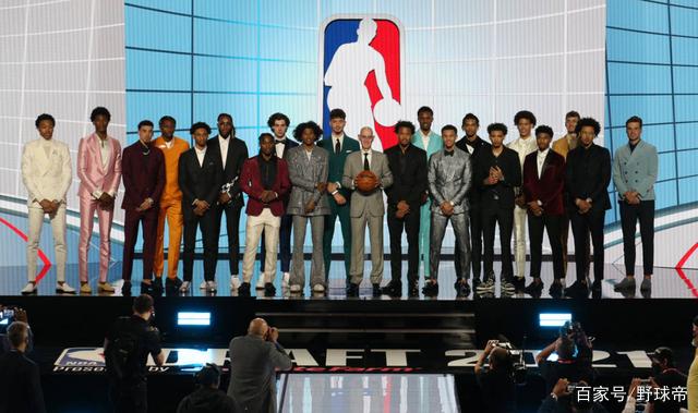 包含里尔内部会议纪要流出——转会期内部沟通，NBA常规赛使命明确，资深球员宣示担当的词条